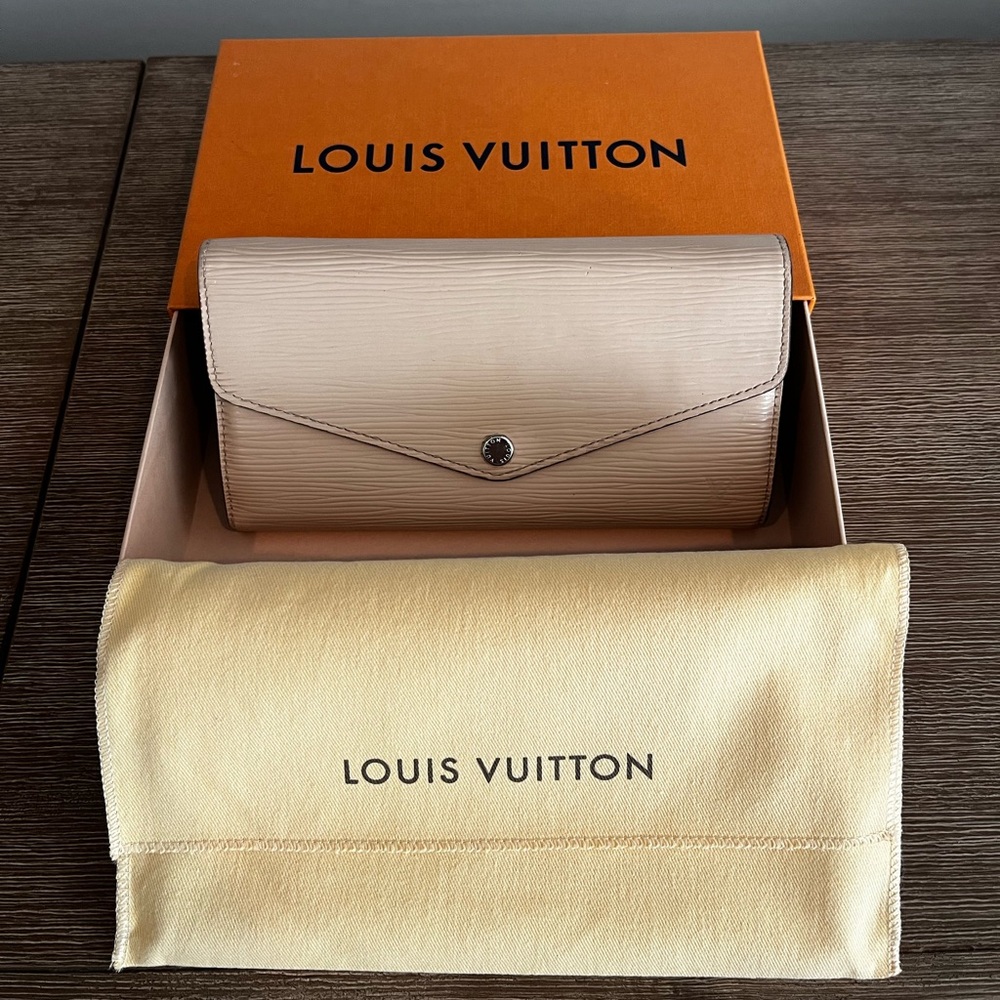 Louis Vuitton Dume Epi Leather Sarah NM Wallet